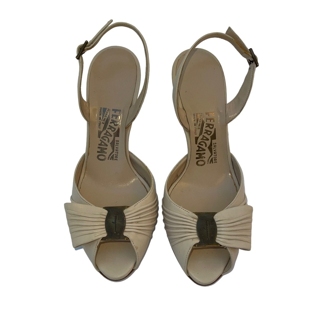 Salvatore Ferragamo Beige Leather Peep Toe Slingback Sandals Sz. 5B - Picture 4 of 10